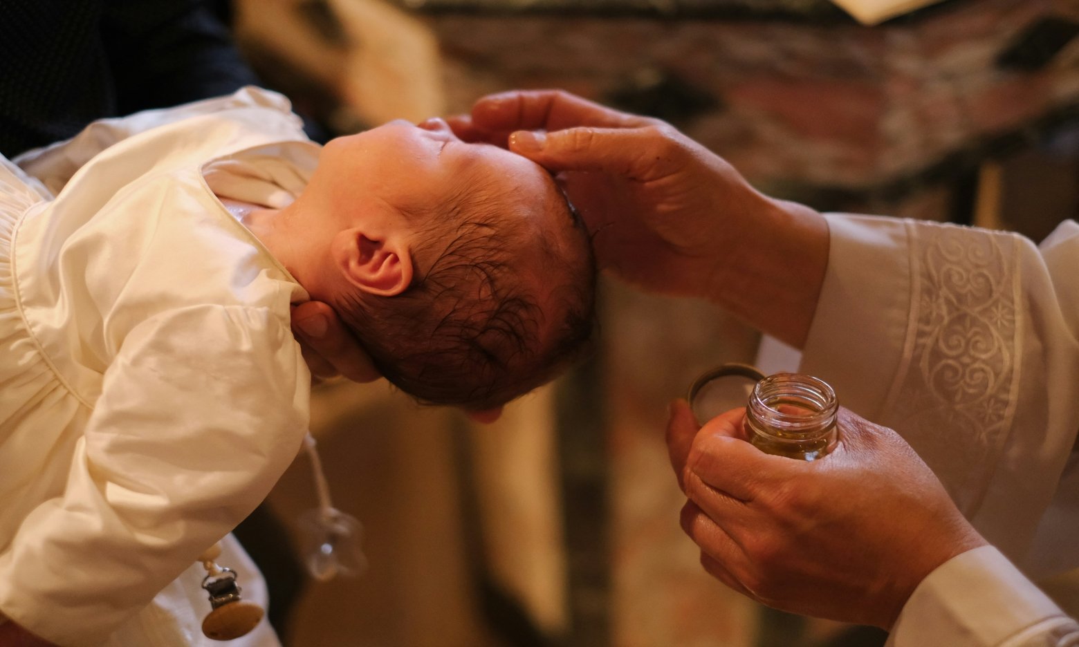 Відмовитися бути хрещеними — гріх чи ні: ПЦУ пояснила, як прийняти відповідальне рішення (ВІДЕО)