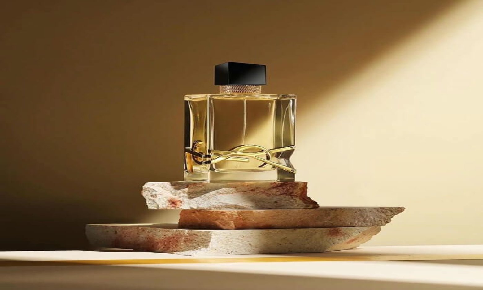 Без головного болю для колег: 5 стриманих та стильних ароматів для роботи (ФОТО)