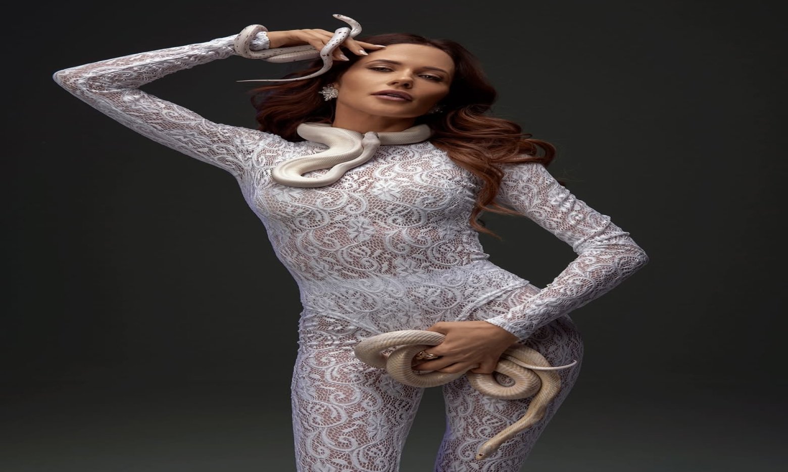 Вплив ретроградного Меркурія: Наталка Денисенко показала своє «я» з білими зміями (ФОТО)