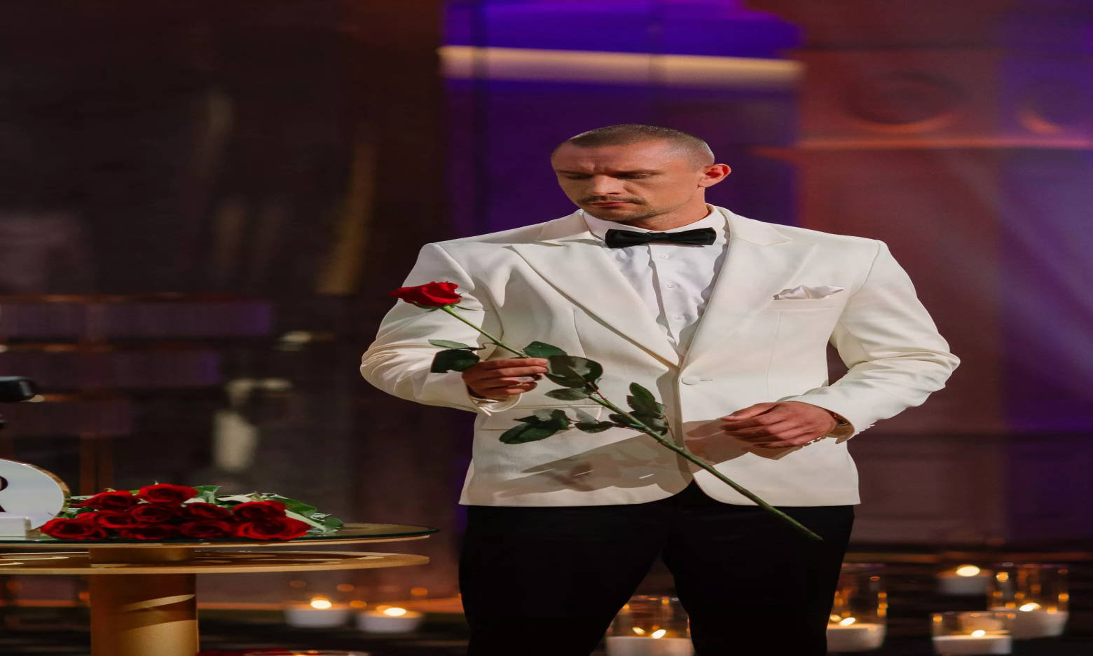 Одна із учасниць Холостяка-14 має стосунки поза проєктом: хто вона та чи залишилася у проєкті (ФОТО)