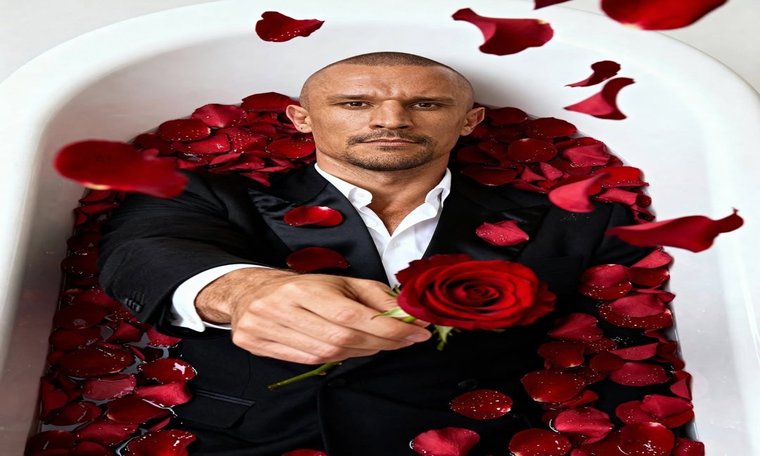 «В душ? І без мене?»: Тарас Цимбалюк з’явився на пікантному фото з учасницею «Холостяка» (ФОТО)