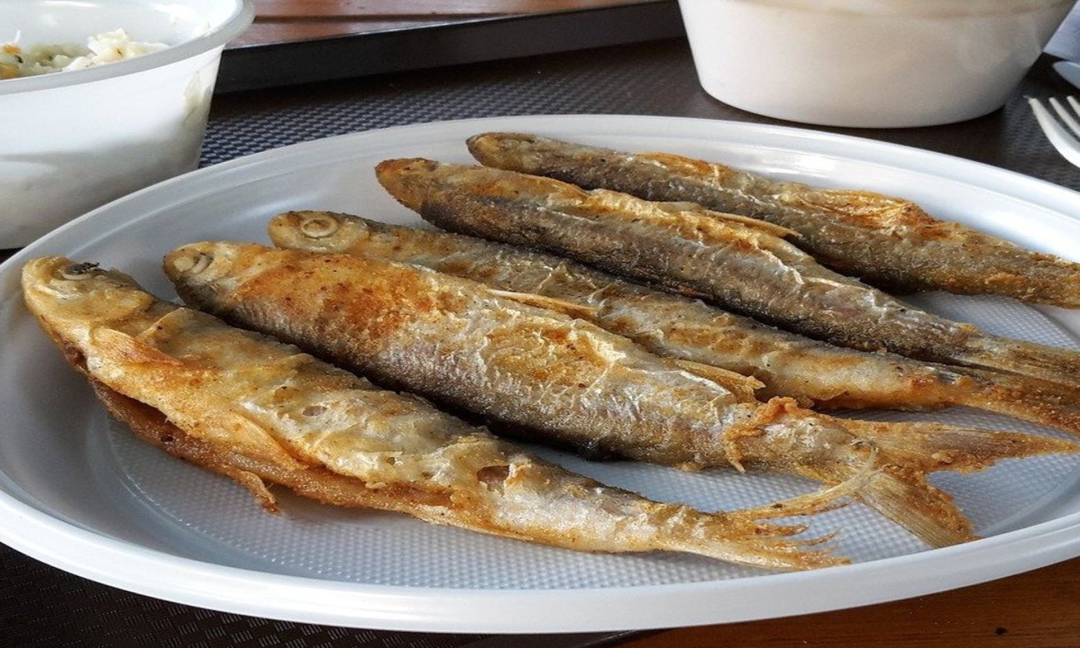 Як насмажити гору мойви без рибного смороду: просто поставте це на плиту