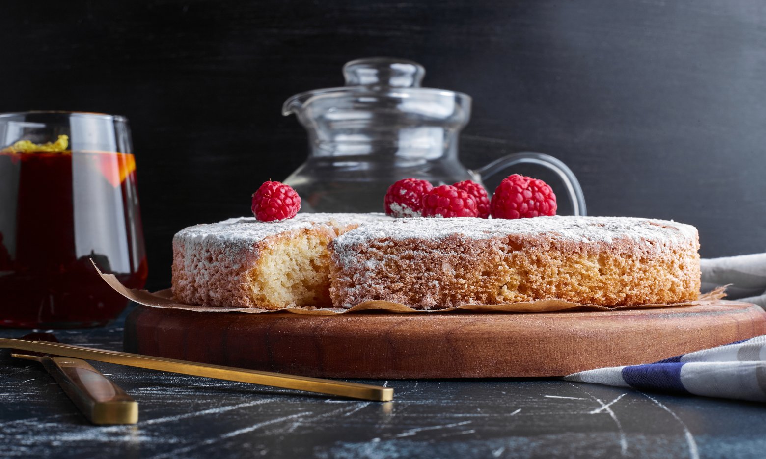 Бісквіт “падає” через одну краплю: найбільша помилка у приготуванні