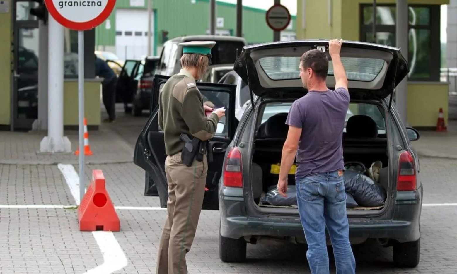 На кордоні з Польщею — нові правила: українців попередили про можливі затримки