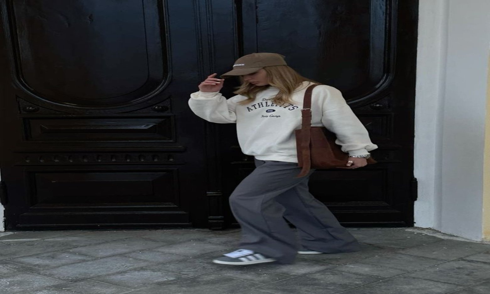 Мода для «дюймовочок»: який одяг візуально витягує фігуру?