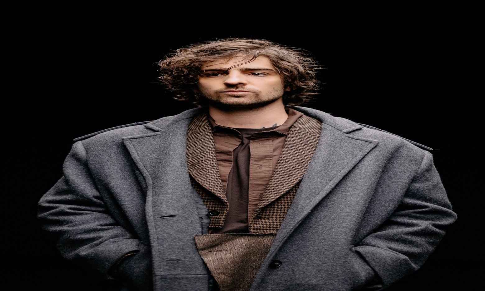 «Не знає, що вона кохана»: Володимир Дантес заговорив про нерозділене кохання після чуток про розрив із Кацуріною