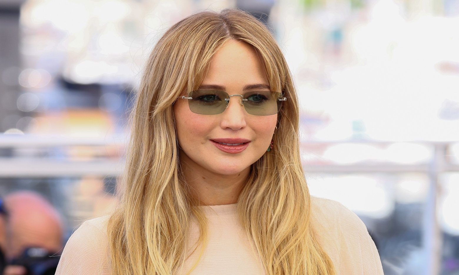 Неземна грація: Дженніфер Лоуренс з’явилася у сукні, що «літає» (ФОТО)