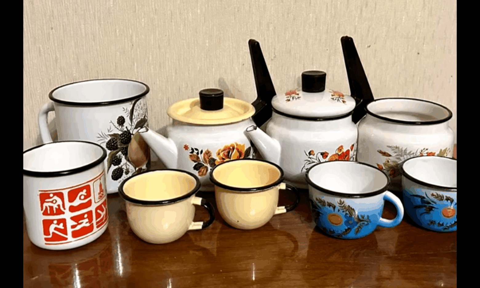 Миски, чашки і каструлі: чому насправді в СРСР робили посуд з чорними обідками (ВІДЕО)