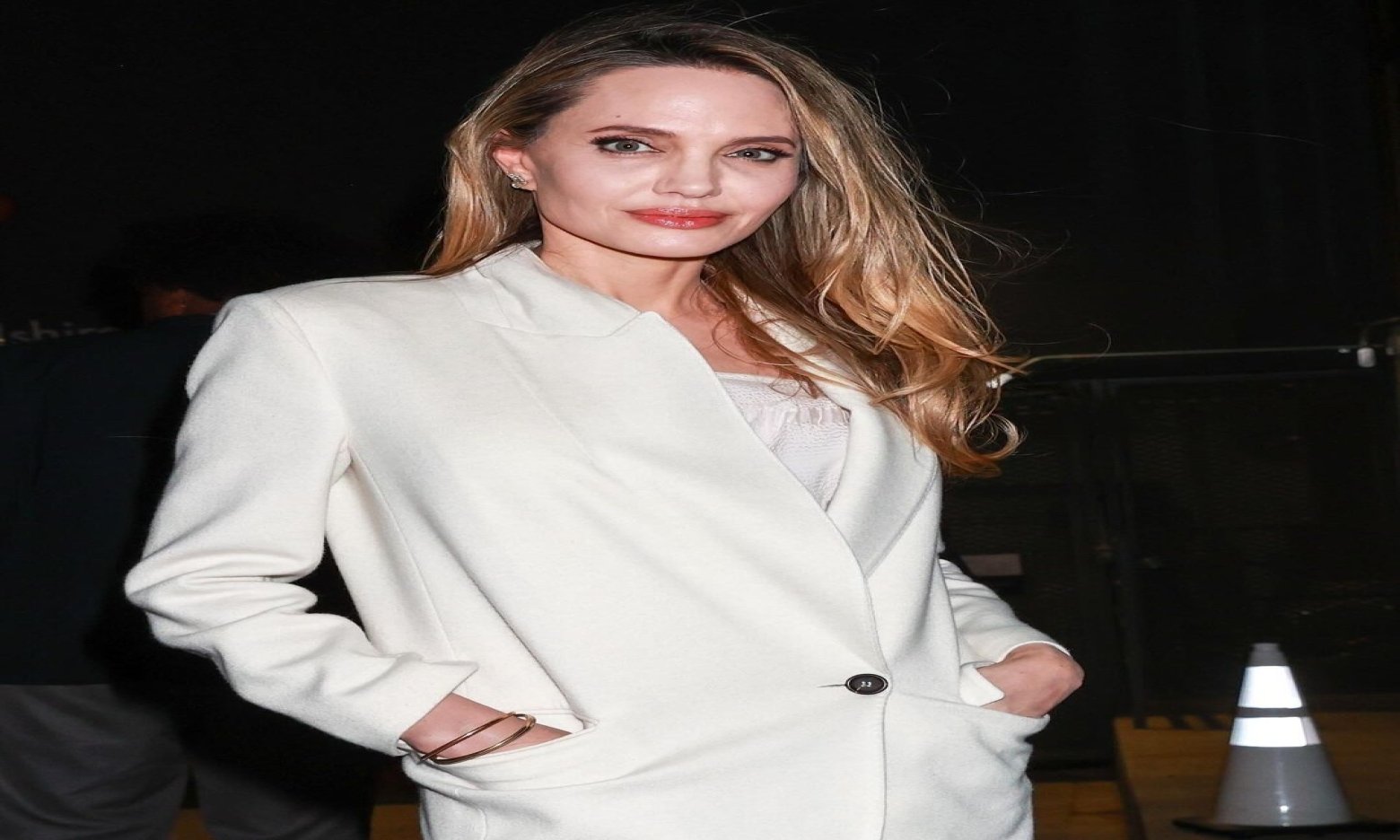 Анджеліна Джолі поділилася емоційним постом після поїздки до України: «Живуть у постійній небезпеці» (ВІДЕО)