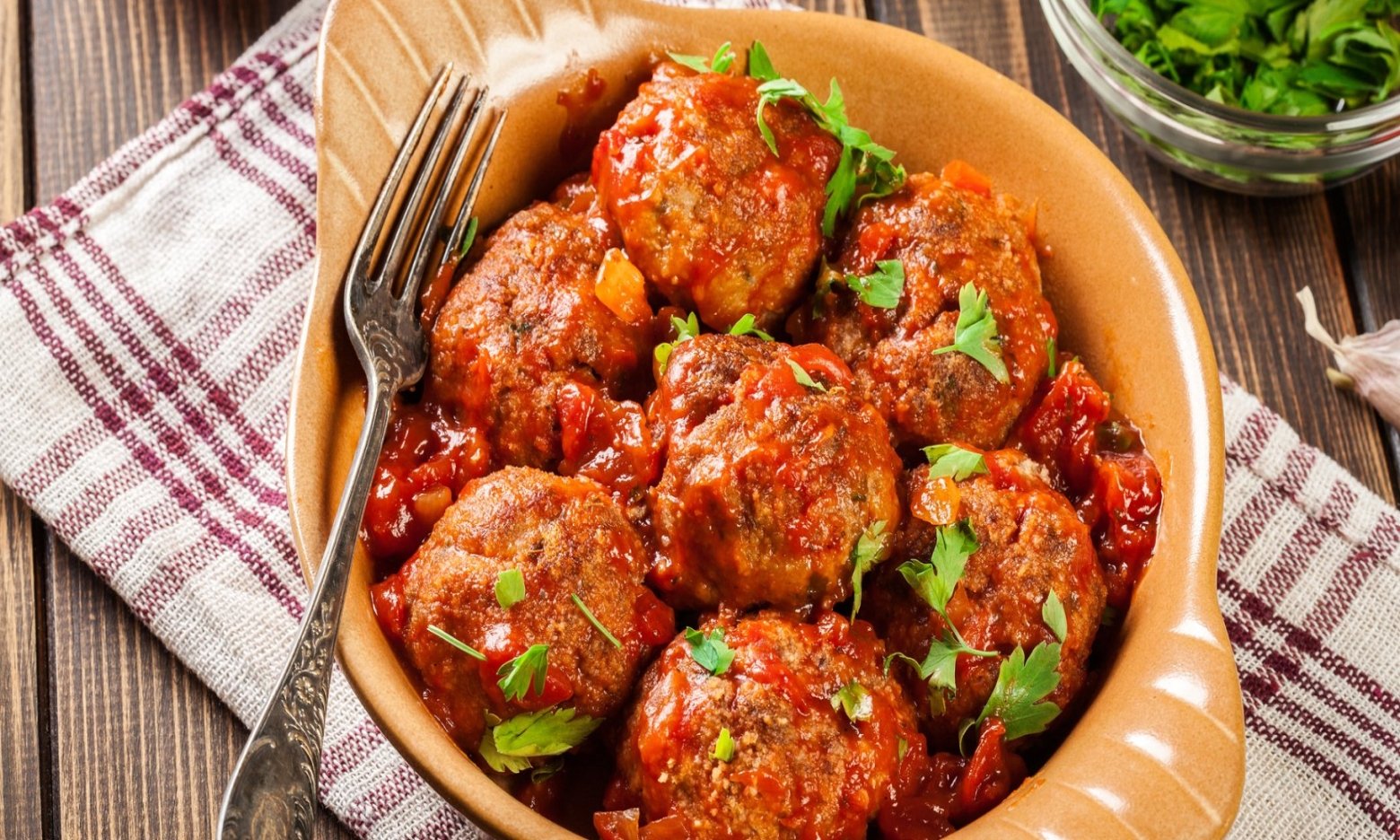 Якщо котлети набридли, приготуйте тефтельки “як хмаринки”: простий, але перевірений рецепт