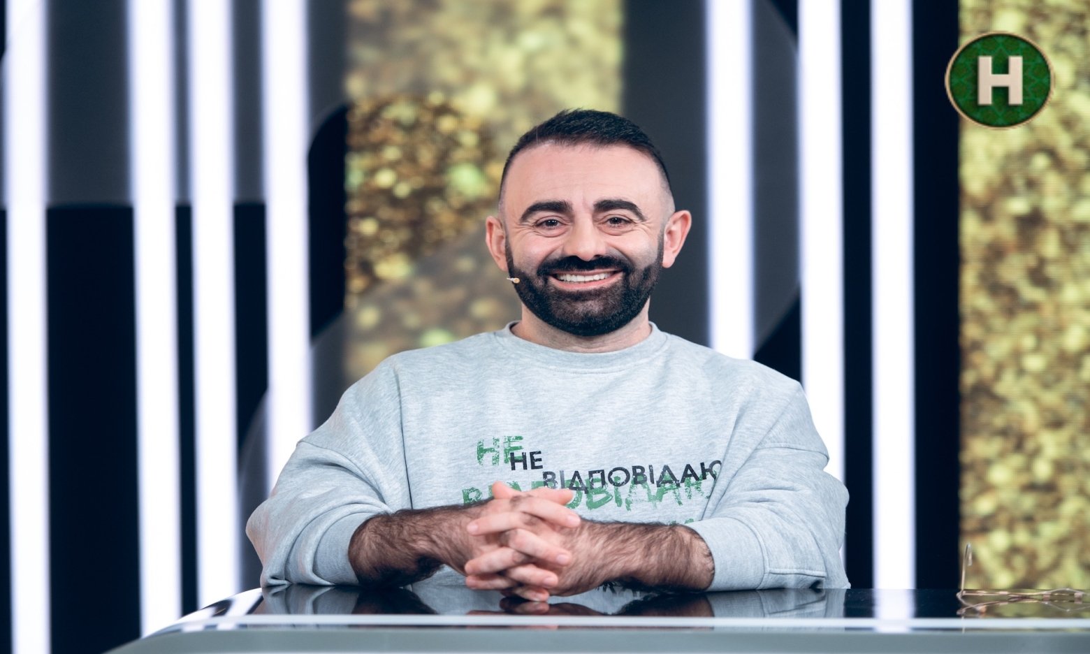 Арам Арзуманян розповів, як його родина святкує День святого Миколая: «Донька домовляється, щоб подарунок брата не був кращий»