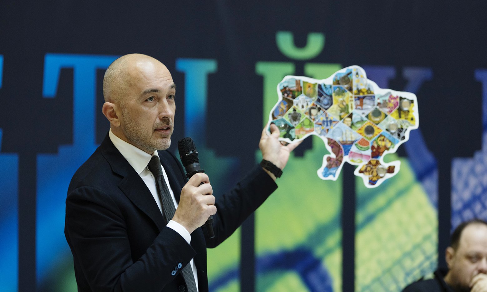 НБУ випустив нові пам’ятні монети «Ми сильні. Ми разом»: що символізують і як виглядають